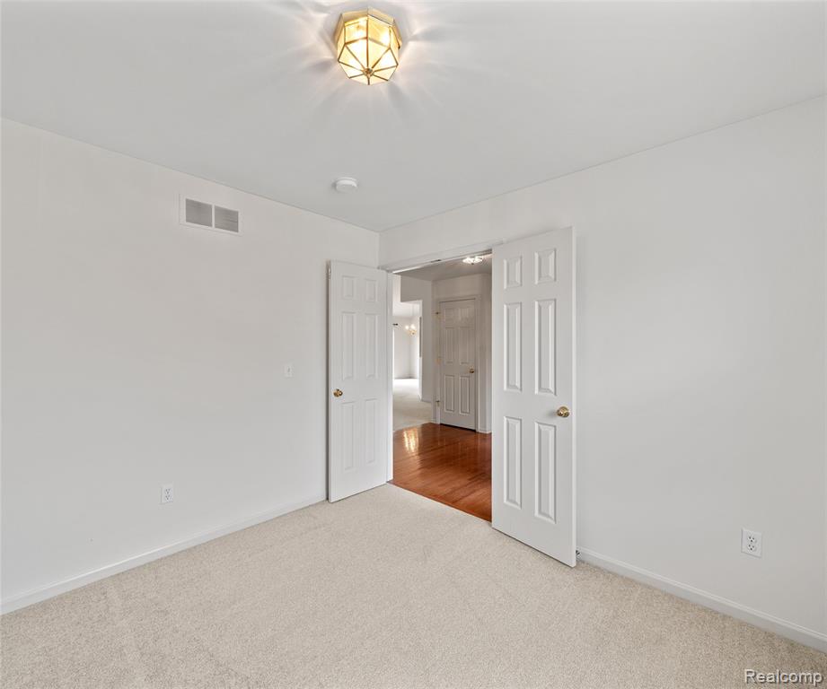 5864 Willow Ridge Drive, Ypsilanti, MI 48197 — Photo 15