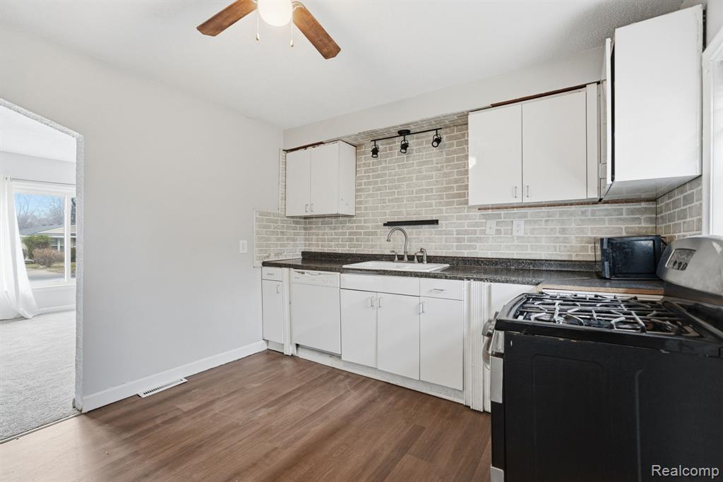 29497 Oakwood Street, Inkster, MI 48141 — Photo 7