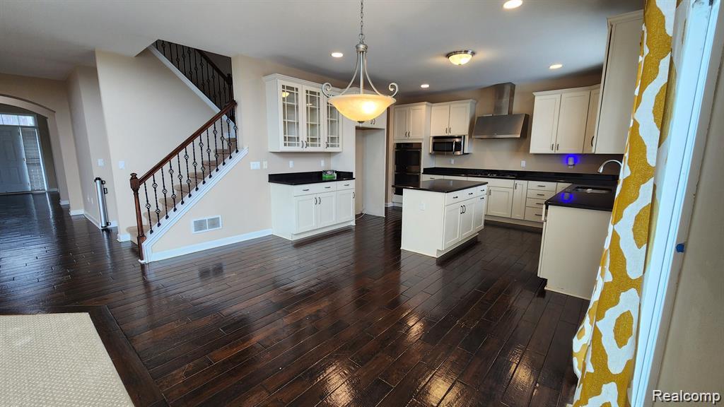 4872 W Stonegate Circle, Lake Orion, MI — Photo 11