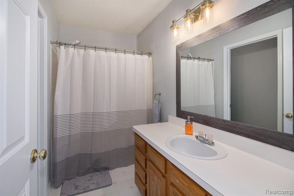 4604 WILLOW VIEW Court, 22, Howell, MI 48843 — Photo 20