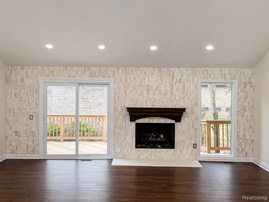 5525 Woodland Court, West Bloomfield, MI — Photo 10