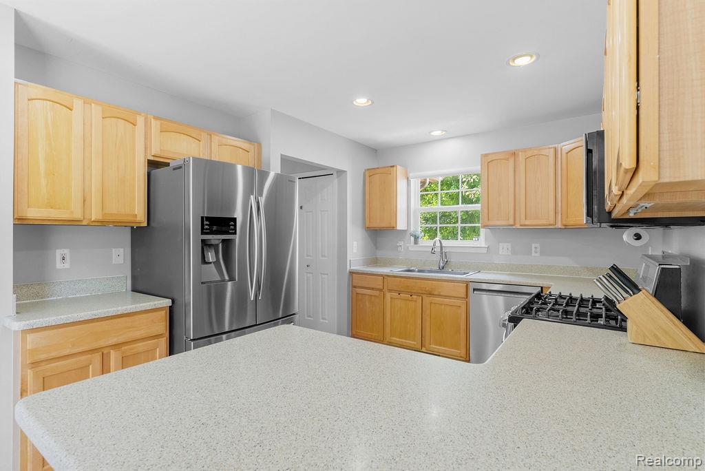 8183 Loon Lane, Grand Blanc, MI 48439 — Photo 13