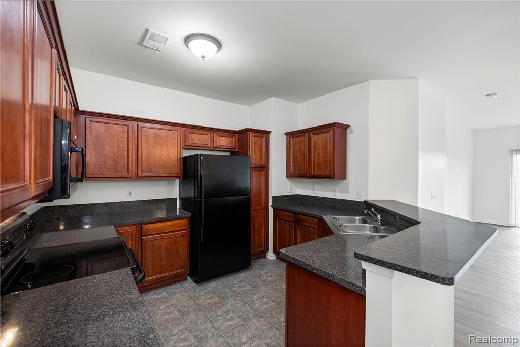 43450 Pendleton Circle, Sterling Heights, MI 48313 — Photo 10