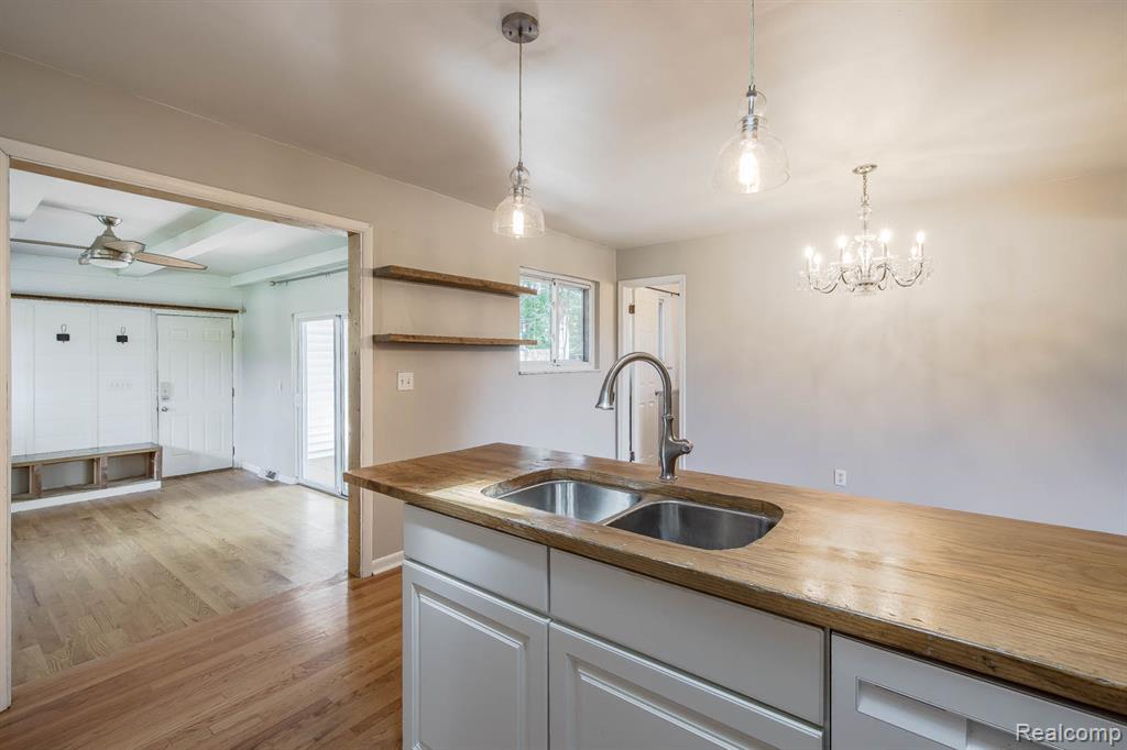 7709 Shelley Drive, Clarkston, MI 48348 — Photo 12