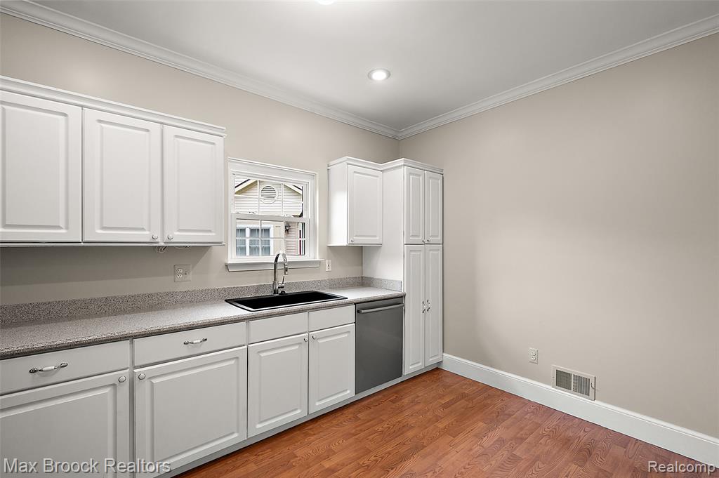 30995 Blueridge Drive, Novi, MI 48377 — Photo 12