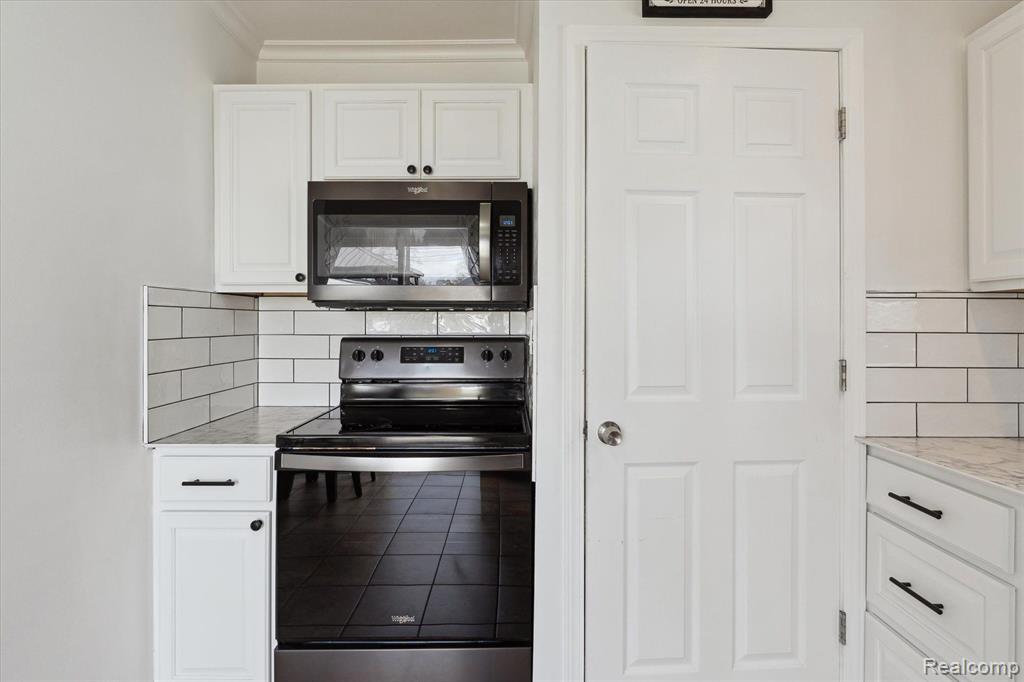 448 HIGHLAND Avenue, Clawson, MI — Photo 10