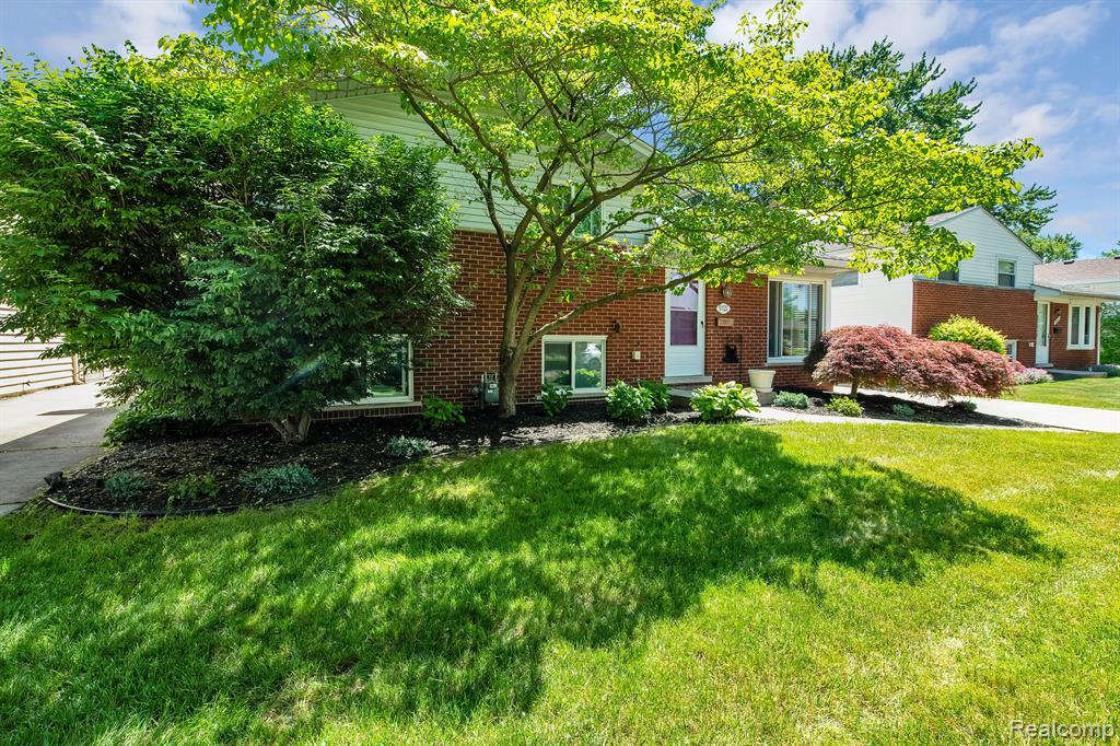 9721 MUELLER Street, Taylor, MI 48180 — Photo 4