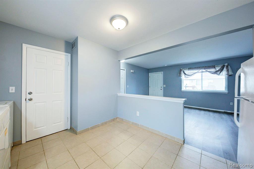 9057 GARFIELD Drive, Whitmore Lake, MI 48189 — Photo 9