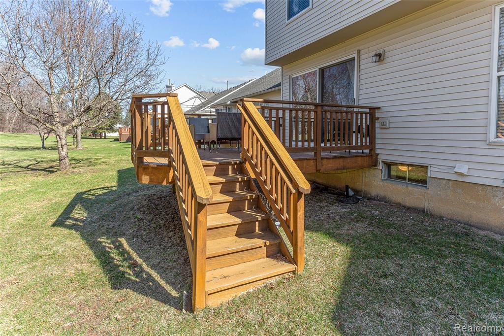 1033 Calpernia, Wixom, MI — Photo 46