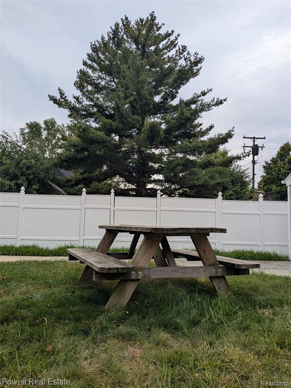 19161 Hamburg Street, Detroit, MI 48205 — Photo 6