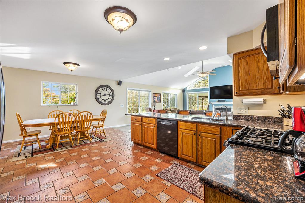 5296 Pine Knob Lane, Independence, MI — Photo 9