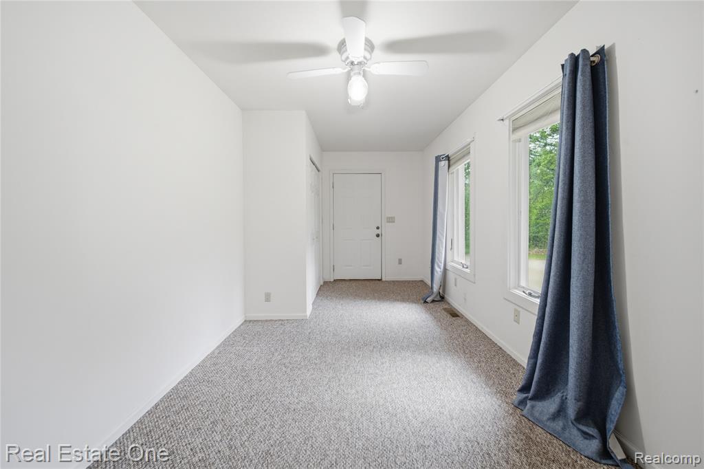 9715 Galatian Drive, Whitmore Lake, MI 48189 — Photo 12