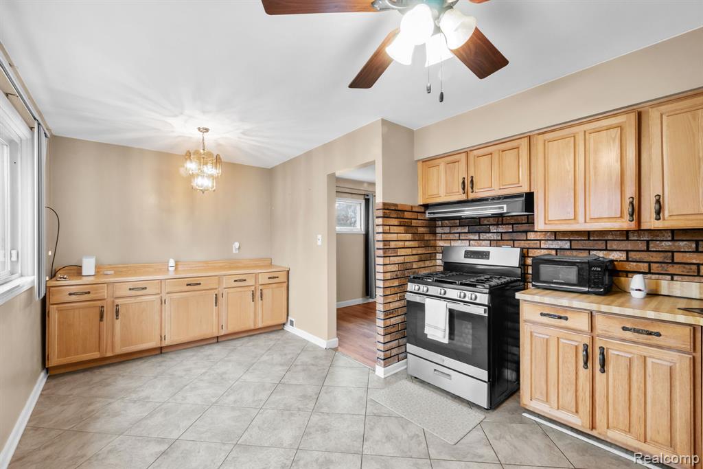 6842 Bison Street, Westland, MI — Photo 10
