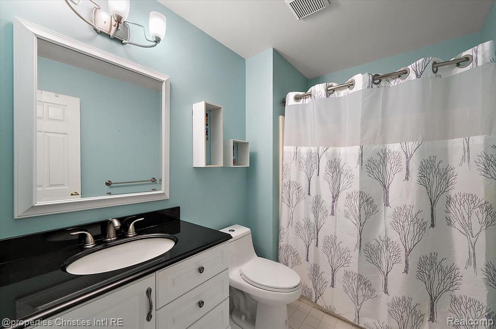 6835 High Ridge Road, West Bloomfield, MI 48324 — Photo 45