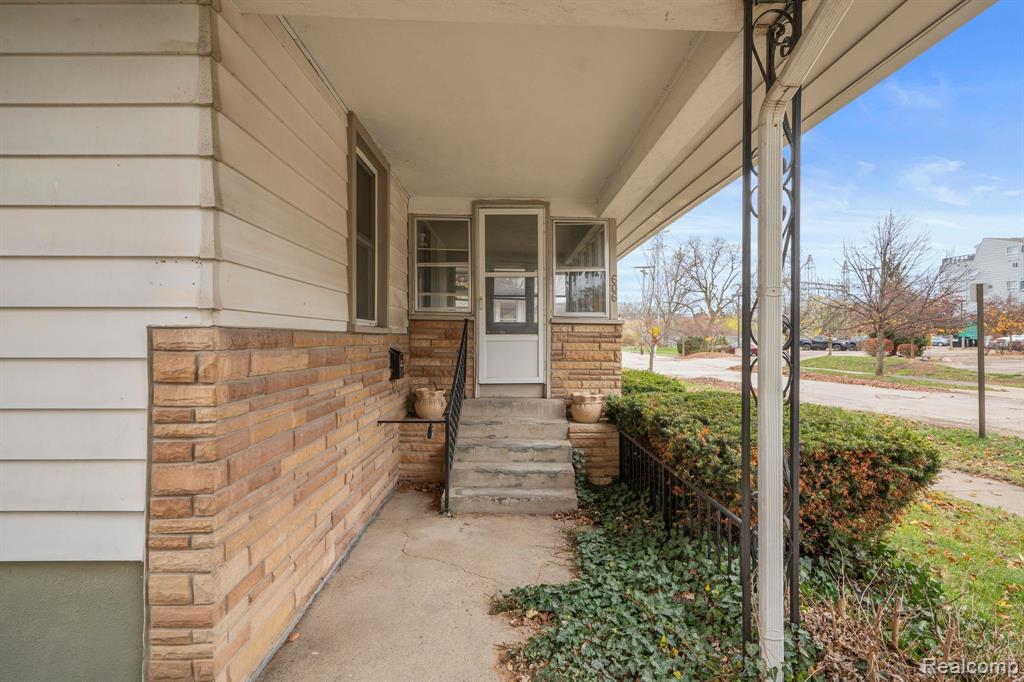 606 OAKLAND Avenue, Royal Oak, MI 48067 — Photo 3