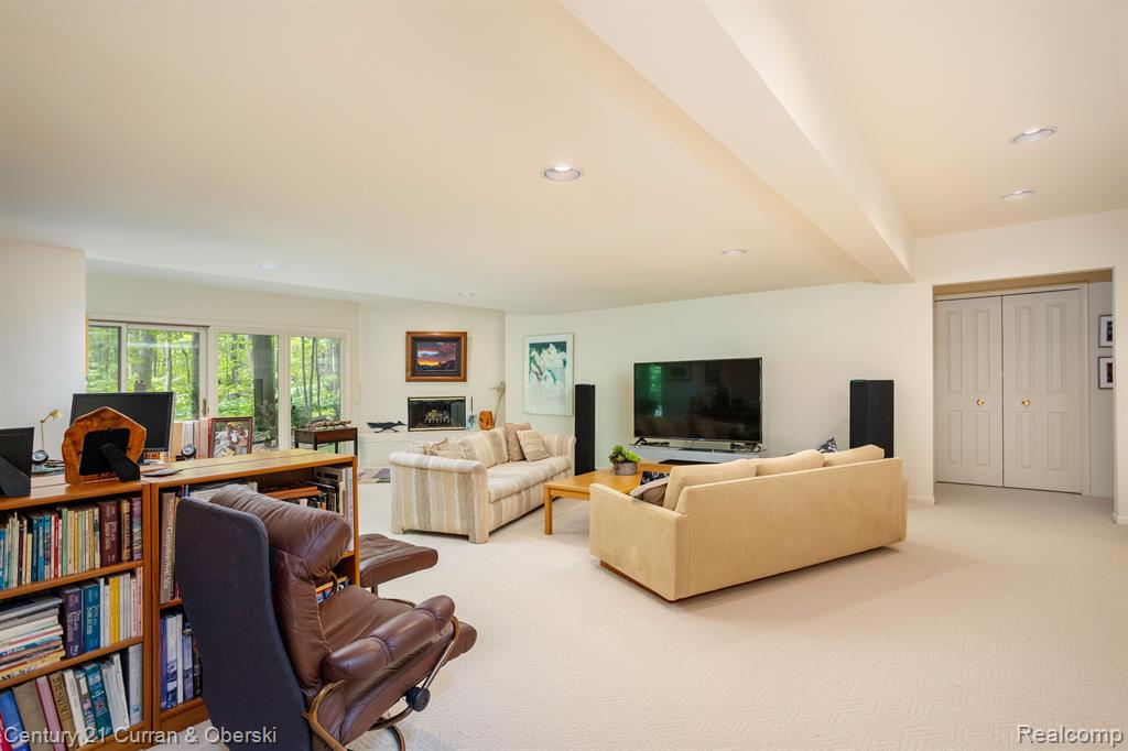 46515 Arboretum Circle, Plymouth, MI 48170 — Photo 24
