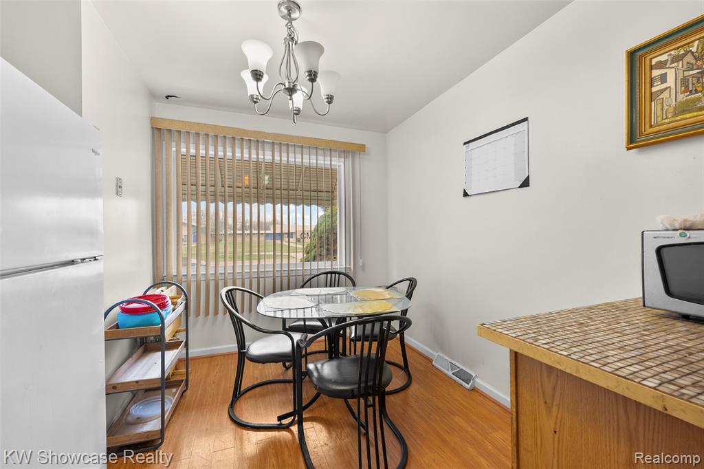 19560 Berg Road, Detroit, MI 48219 — Photo 16