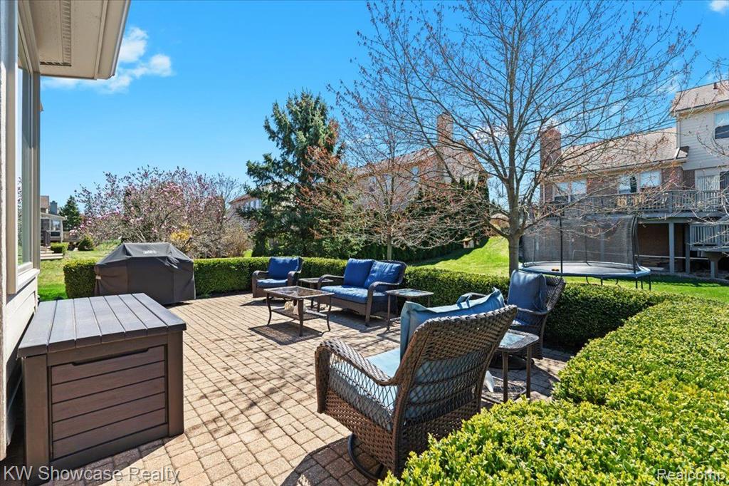 54771 GRENELEFE Circle E, South Lyon, MI 48178 — Photo 34