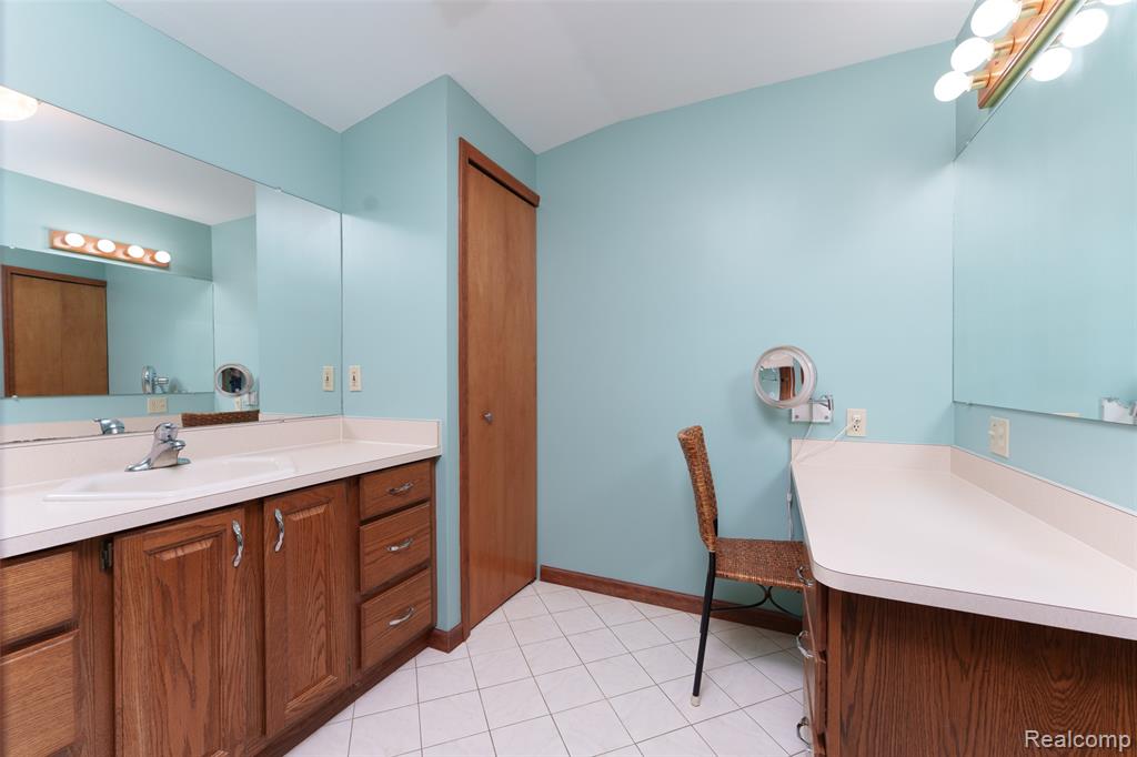 3166 Bigelow Road, Howell, MI 48855 — Photo 20