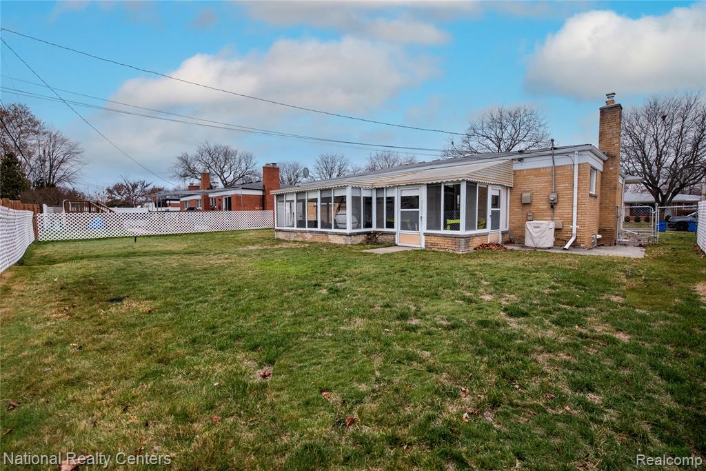 4760 Red Maple Drive, Warren, MI 48092 — Photo 35