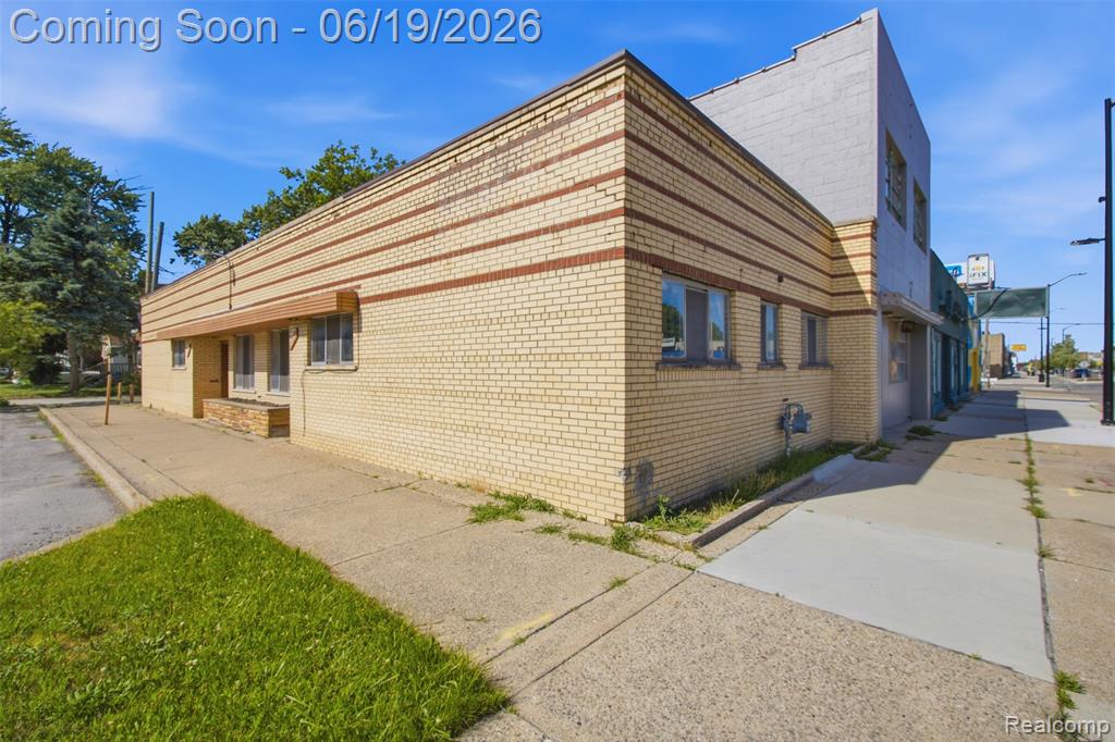 16205 E Warren Avenue, Detroit, MI 48224 — Photo 2