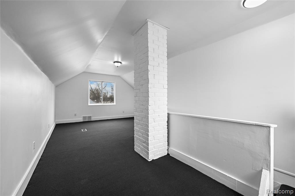 17028 W Chicago Street, Detroit, MI 48228 — Photo 14