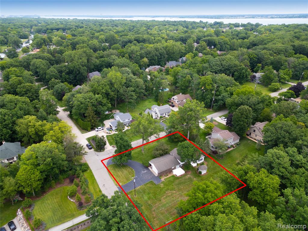 8695 Stout Avenue, Grosse Ile, MI 48138 — Photo 49
