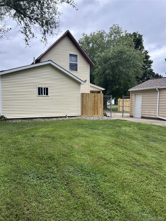 411 Crane Street, Eaton Rapids, MI 48827 — Photo 4