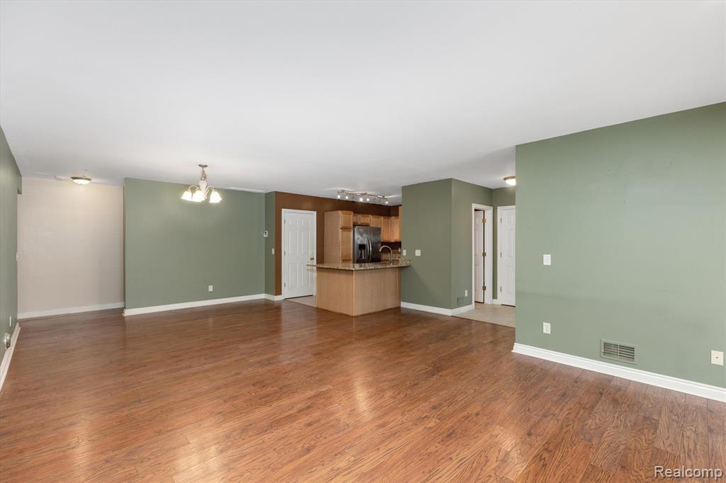 5821 Hampshire Lane, Ypsilanti, MI 48197 — Photo 7