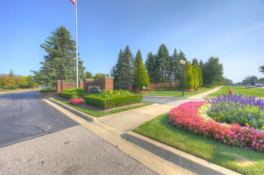 1146 ANDOVER Circle, Commerce Twp, MI 48390 — Photo 28