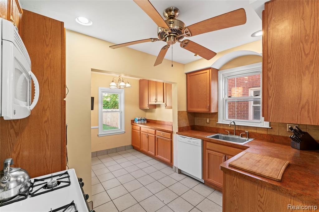 18300 Prairie Street, Detroit, MI 48221 — Photo 17