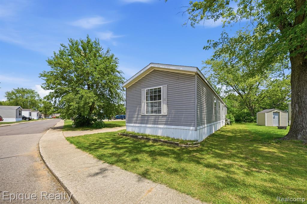 6255 Lake Drive, Augusta, MI 48197 — Photo 4