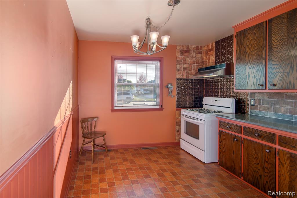 18552 Hinton Street, Riverview, MI 48193 — Photo 8