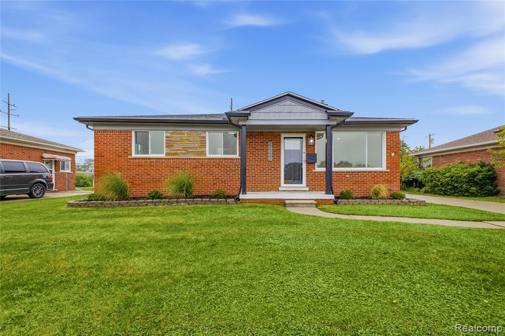 27737 Rockwood Street, Saint Clair Shores, MI 48081
