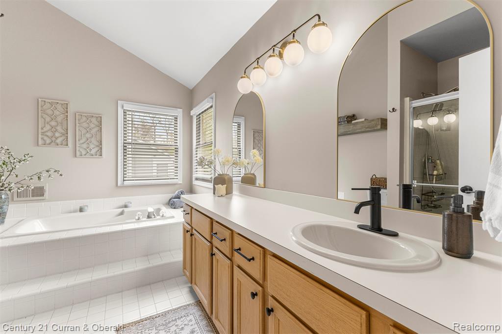 1424 Woodbridge Lane, Wixom, MI 48393 — Photo 49