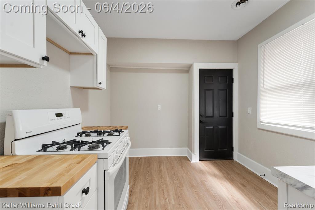2254 Taylor Street, Detroit, MI 48206 — Photo 29
