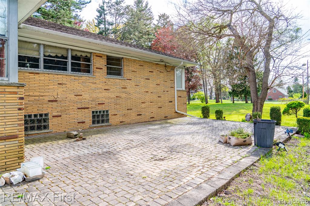 17397 Millar Road, Clinton Twp, MI 48036 — Photo 25