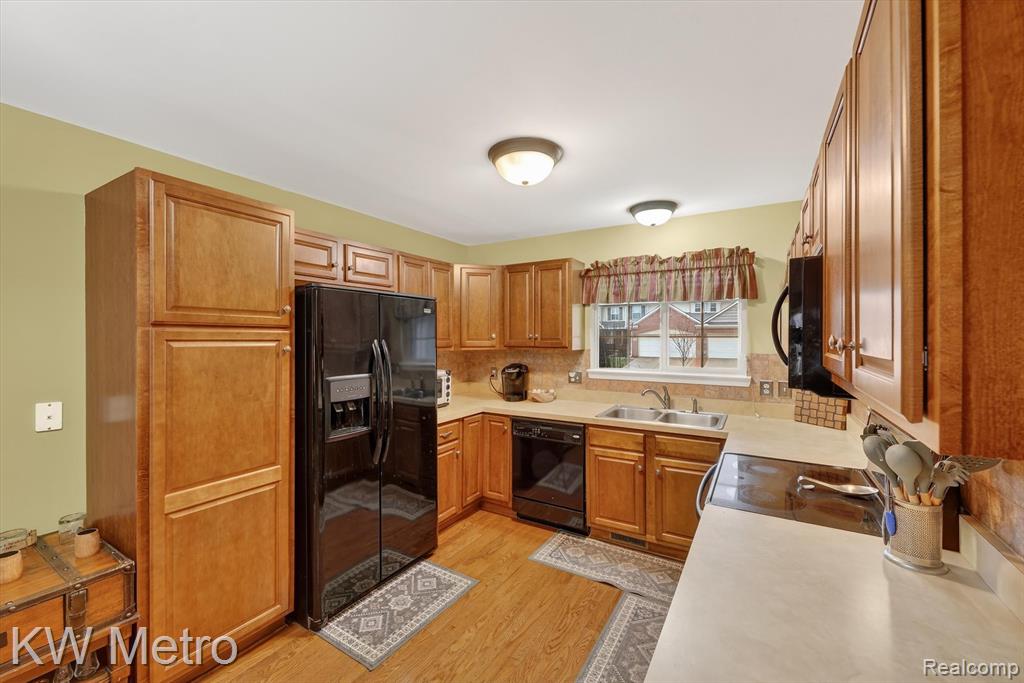 4668 Summer Ridge Drive, Howell, MI 48843 — Photo 11