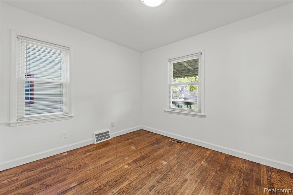 6556 Pelham Road, Taylor, MI 48180 — Photo 12