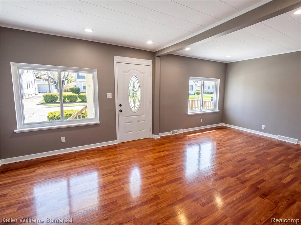 8647 Chalmers Avenue, Warren, MI 48089 — Photo 2