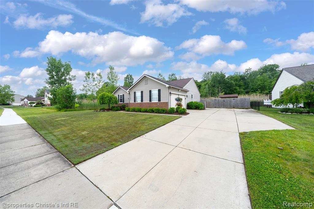 52287 Huntley Avenue, New Baltimore, MI 48047 — Photo 20