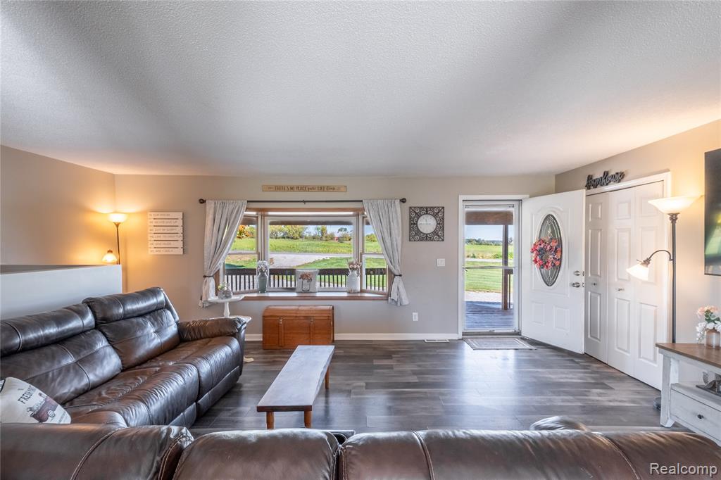 4985 Hollenbeck Road, Columbiaville, MI 48421 — Photo 8