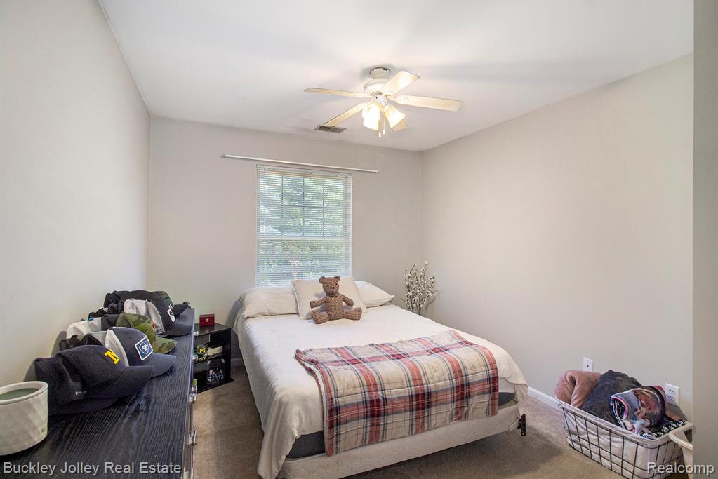 1018 Shiawassee Circle, Howell, MI 48843 — Photo 12