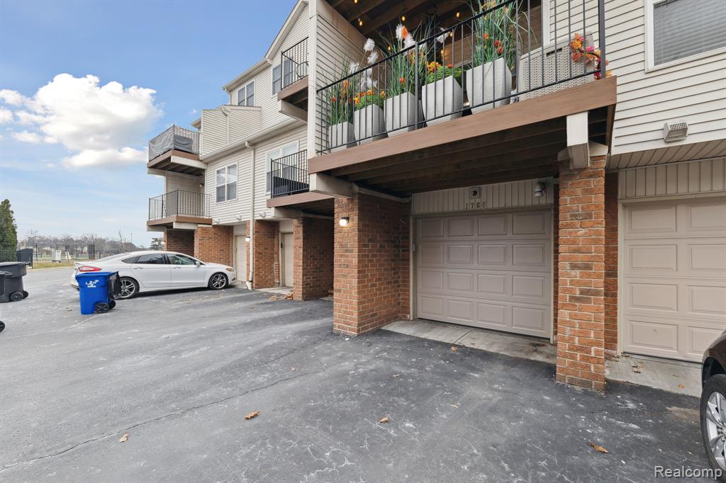 1766 CAMPAU FARMS Circle, 57-15, Detroit, MI 48207 — Photo 18