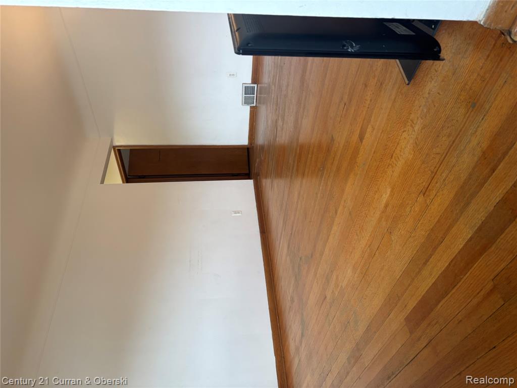 8539 Norborne Avenue, Dearborn Heights, MI 48127 — Photo 11