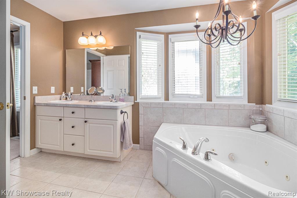 989 Suchava Drive, White Lake, MI — Photo 22