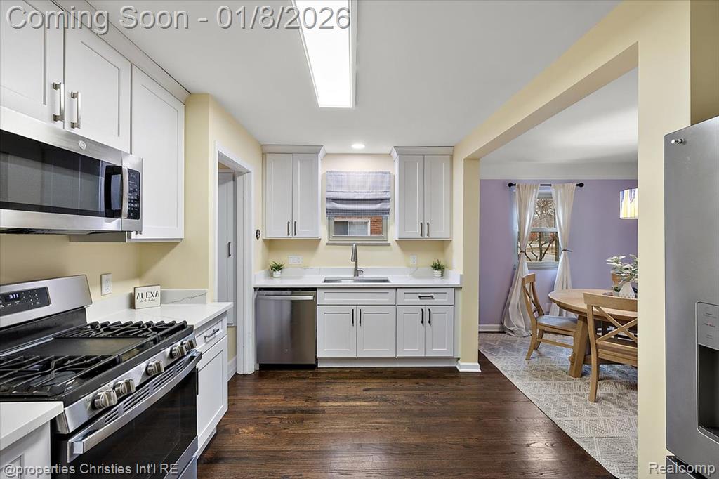 13365 Winchester Avenue, Huntington Woods, MI — Photo 15