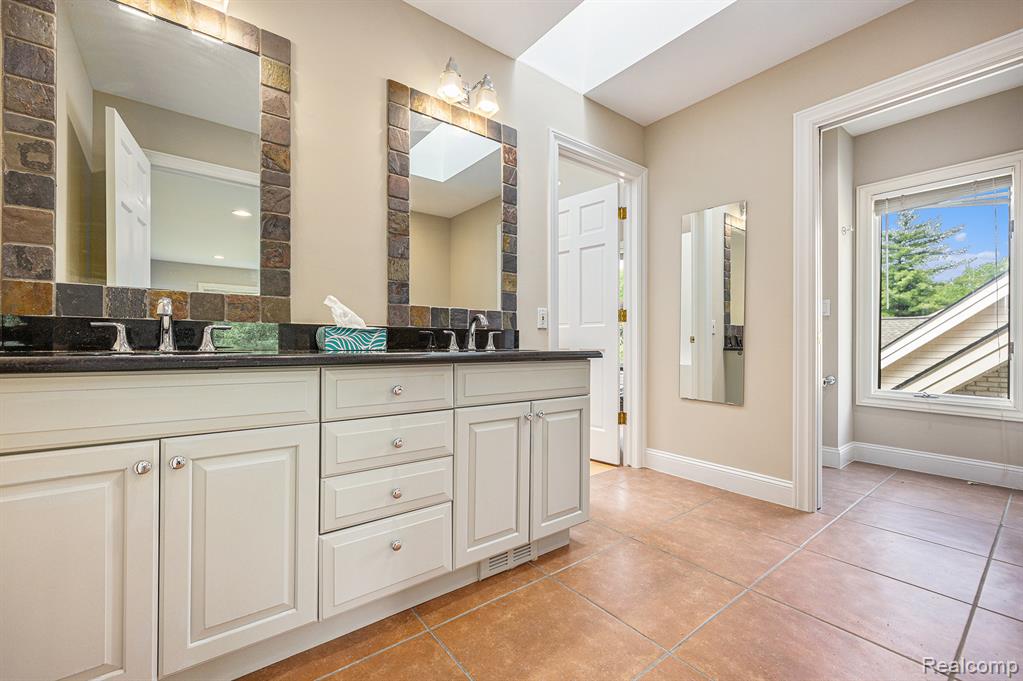 785 River Bend Drive, Rochester Hills, MI 48307 — Photo 34