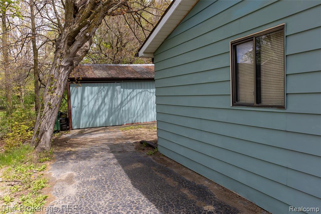 5042 Cook Road, Swartz Creek, MI 48473 — Photo 8