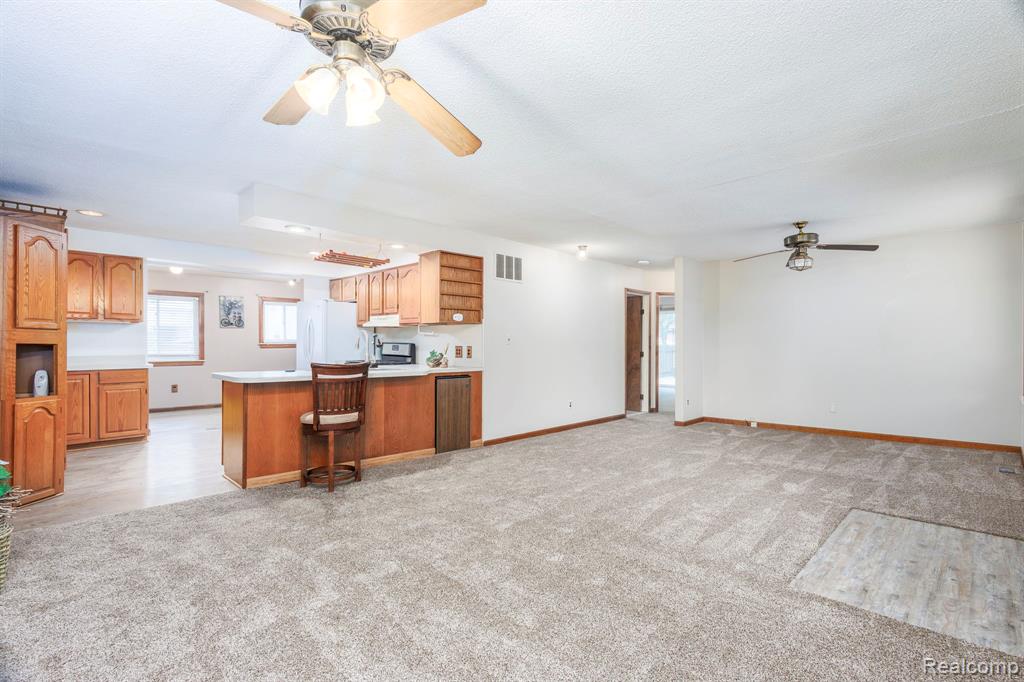 37281 Clio Street, Harrison Township, MI — Photo 11